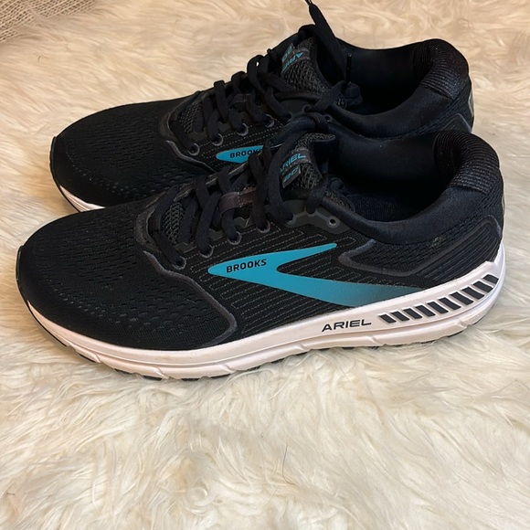 Brooks Ariel 20 cushion support size is 10 running shoes - Picture 4 of 8
